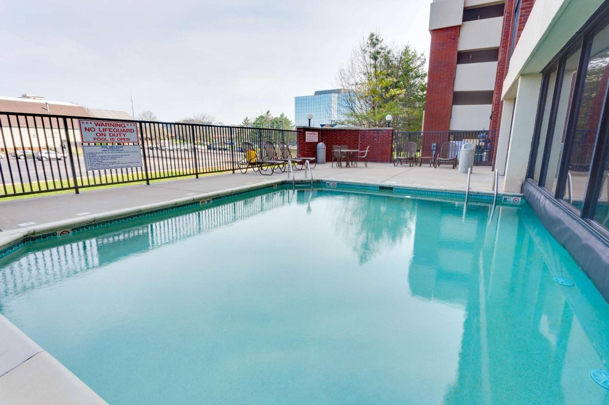 Drury Inn & Suites Overland Park Esterno foto