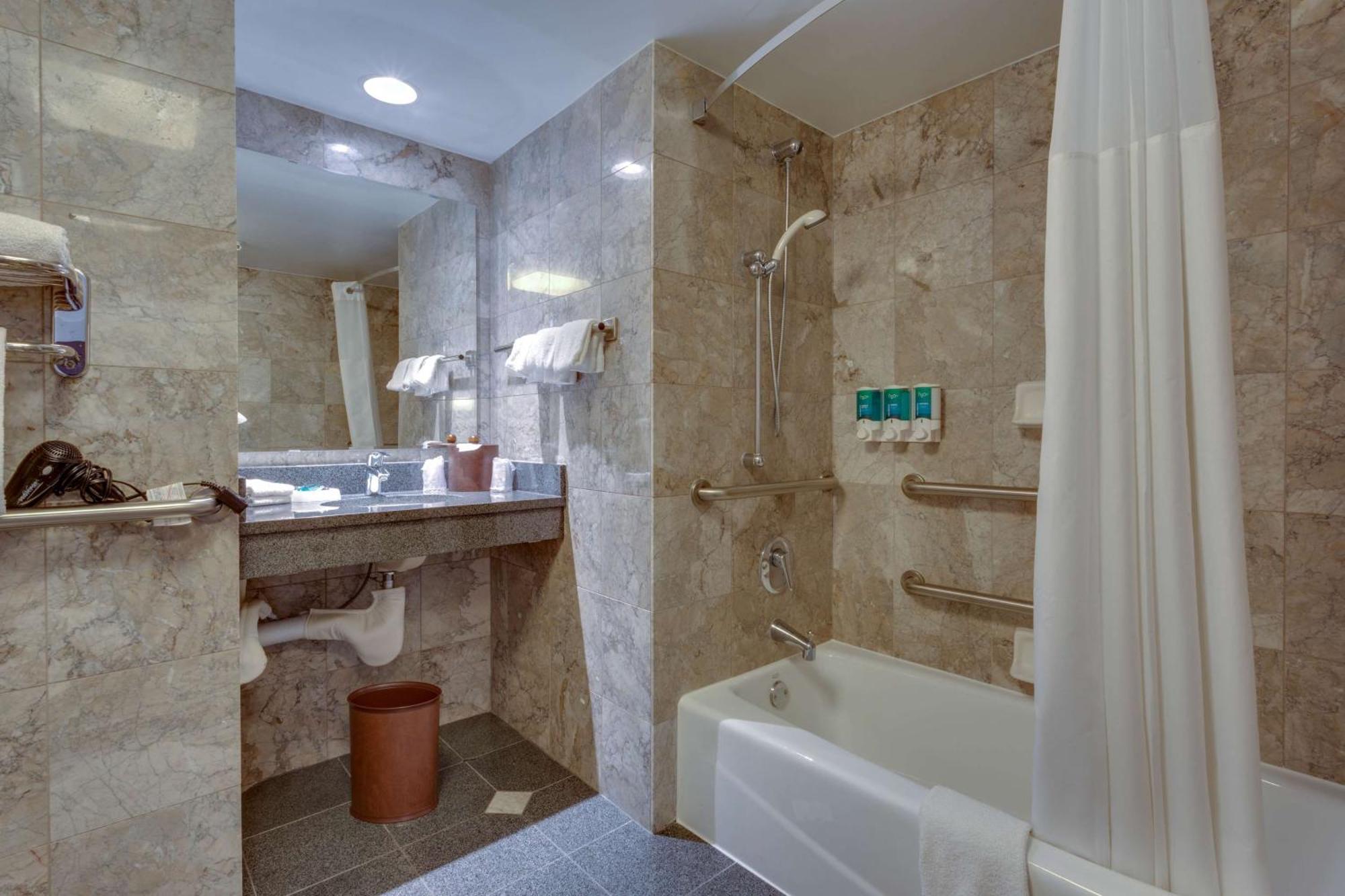 Drury Inn & Suites Overland Park Esterno foto