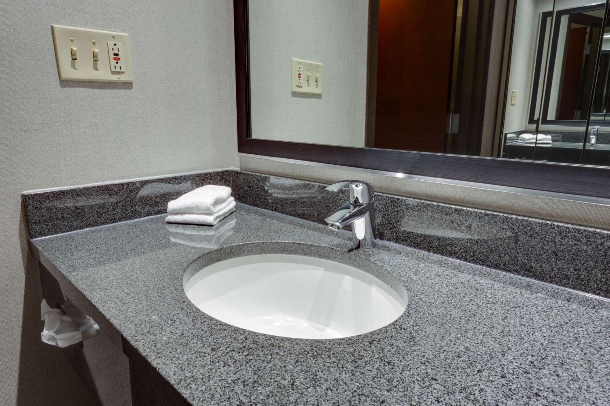 Drury Inn & Suites Overland Park Esterno foto